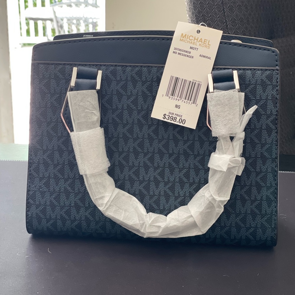 Brand New Micheal Kors Crossbody Purse